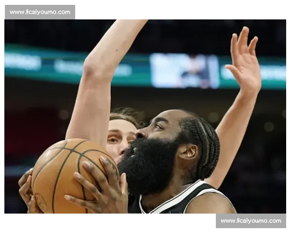 钢铁防线对撞全场窒息的防守大战点燃赛场胜负在细节中拉锯到最后